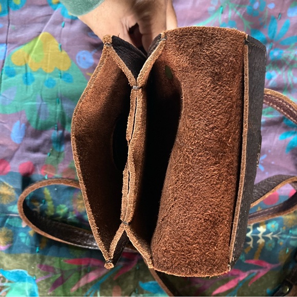 Portland Leather Coldbrew Parker Crossbody - Picture 4 of 7